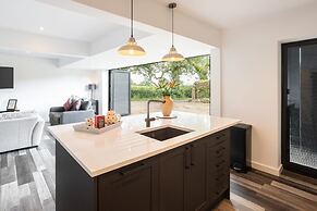 Host Stay The Stable