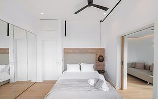 Elia Cove Luxury Villas & Residences