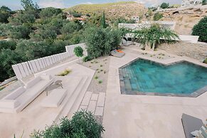 Elia Cove Luxury Villas & Residences