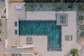 Elia Cove Luxury Villas & Residences