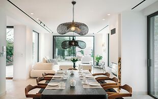 Elia Cove Luxury Villas & Residences