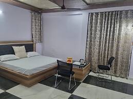 Shri Anand Hotel Berinag