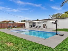 Casa Maya 3br Home With Pool In Hollywood Hills 3 Bedroom Home by RedA