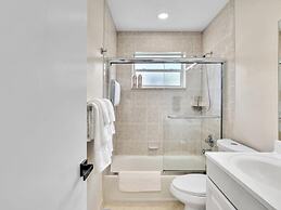 Casa Maya 3br Home With Pool In Hollywood Hills 3 Bedroom Home by RedA