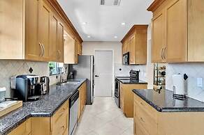 Casa Maya 3br Home With Pool In Hollywood Hills 3 Bedroom Home by RedA