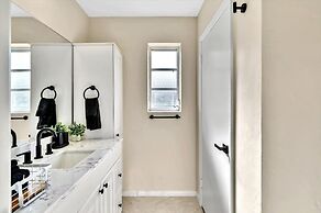 Casa Maya 3br Home With Pool In Hollywood Hills 3 Bedroom Home by RedA