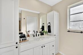 Casa Maya 3br Home With Pool In Hollywood Hills 3 Bedroom Home by RedA