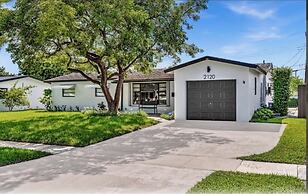 Casa Maya 3br Home With Pool In Hollywood Hills 3 Bedroom Home by RedA