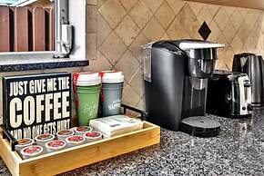 Casa Maya 3br Home With Pool In Hollywood Hills 3 Bedroom Home by RedA