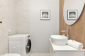 Starowiejska With Parking by Renters