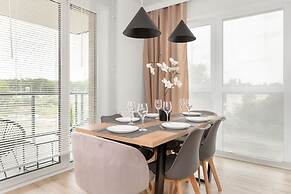 Starowiejska With Parking by Renters