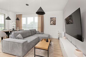 Starowiejska With Parking by Renters