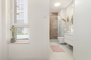 Starowiejska With Parking by Renters