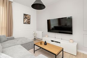 Starowiejska With Parking by Renters