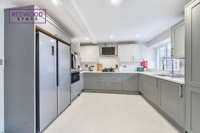 Ettrick Court House By REDWOOD STAYS