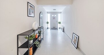 Ettrick Court House By REDWOOD STAYS