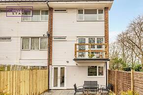 Ettrick Court House By REDWOOD STAYS