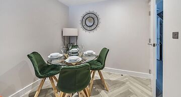 Ettrick Court House By REDWOOD STAYS