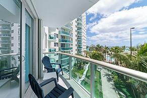 Ocean Wind Luxury Beachfront Condo With Pool & Gym