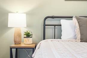 My Kind of Getaway - Chic 2 Bdr!