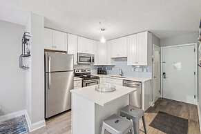 Seaside Bliss Retreat Coastal Condo for 6