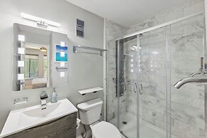 Seaside Bliss Retreat Coastal Condo for 6