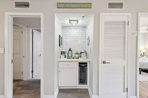 Seaside Bliss Retreat Coastal Condo for 6