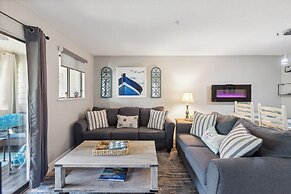 Seaside Bliss Retreat Coastal Condo for 6