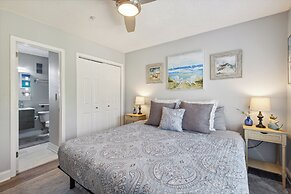 Seaside Bliss Retreat Coastal Condo for 6