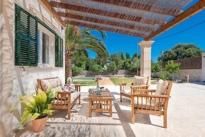 Las Estrellas in Cala Llombards