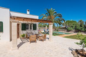 Las Estrellas in Cala Llombards