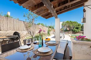 Las Estrellas in Cala Llombards