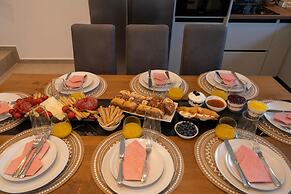 Diamond Villa With Swimming Pool