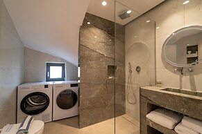 Diamond Villa With Swimming Pool