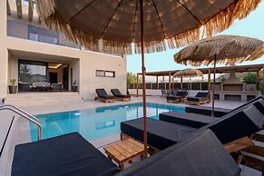 Diamond Villa With Swimming Pool