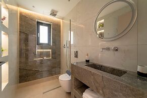 Diamond Villa With Swimming Pool