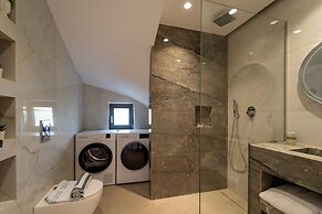 Diamond Villa With Swimming Pool