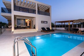 Diamond Villa With Swimming Pool