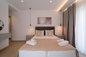 Diamond Villa With Swimming Pool