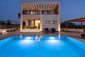 Diamond Villa With Swimming Pool