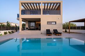 Diamond Villa With Swimming Pool