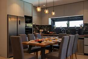 Diamond Villa With Swimming Pool