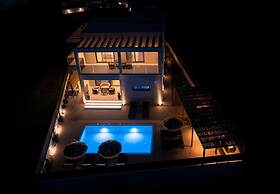 Diamond Villa With Swimming Pool