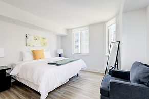 Elegant 2BR Apartment - Minutes to D.C.
