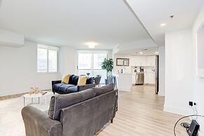Elegant 2BR Apartment - Minutes to D.C.