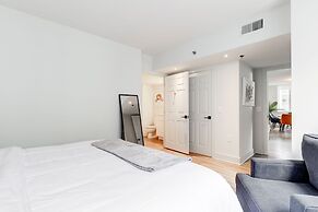 Elegant 2BR Apartment - Minutes to D.C.