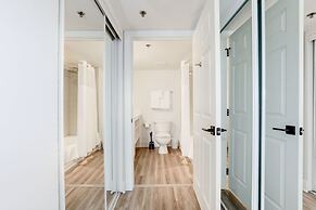 Elegant 2BR Apartment - Minutes to D.C.