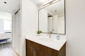 Elegant 2BR Apartment - Minutes to D.C.