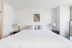 Elegant 2BR Apartment - Minutes to D.C.