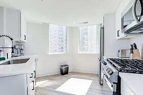 Elegant 2BR Apartment - Minutes to D.C.